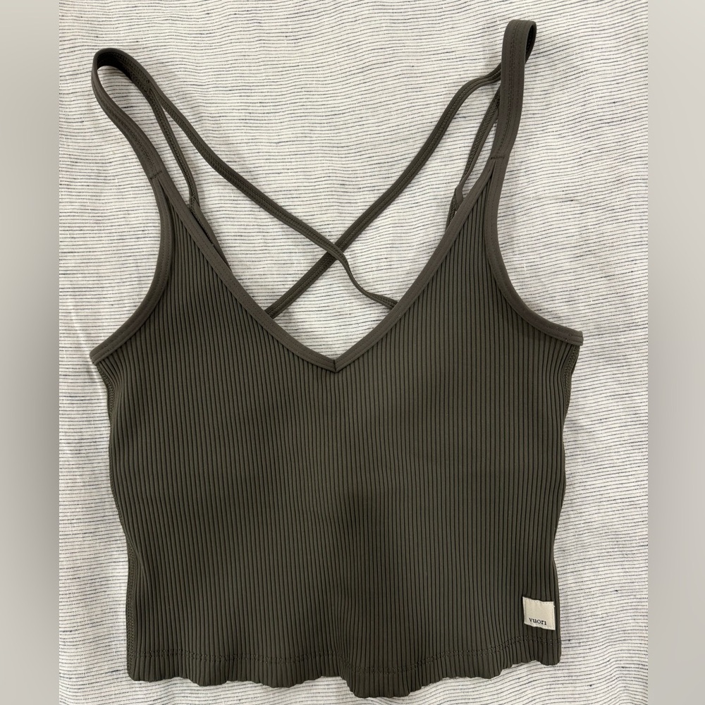 Vuori ribbed crop tan. Size small.
